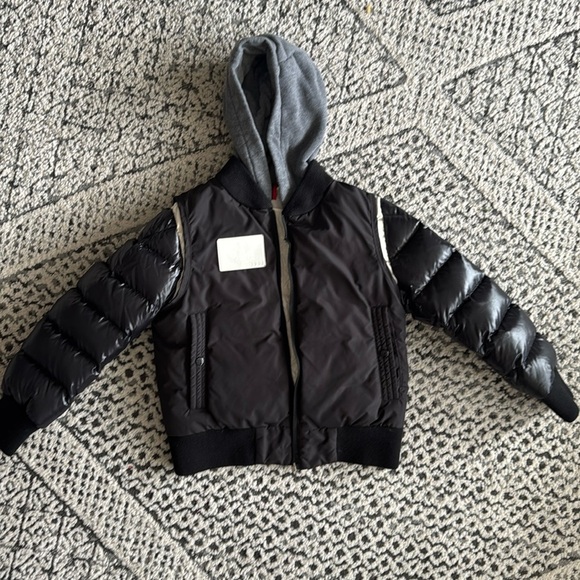 Moncler Other - Moncler boys black and white puffer jacket size 7 unisex